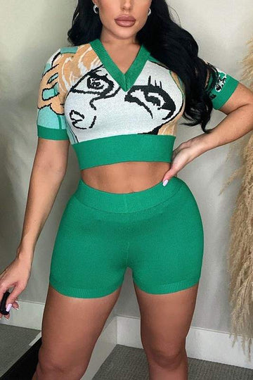 GRAPHIC CROP TOP AND SHORTS SET
