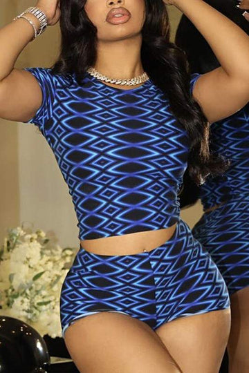 GRAPHIC CROP TOP AND SHORTS SET