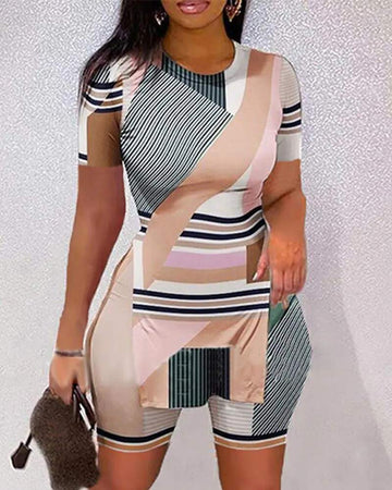 GEOMETRIC PRINT SPLIT HEM TOP SHORTS SET