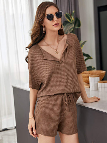 EMERY ROSE NOTCH NECK WAFFLE KNIT TOP TRACK SHORTS SET
