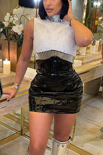 PATENT LEATHER MINI SKIRT