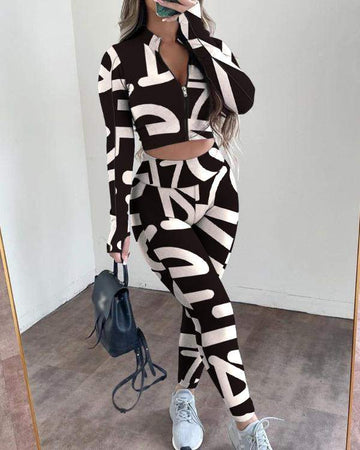 LETTER PRINT ZIPPER UP THUMB HOLE CROP TOP SKINNY PANTS SET