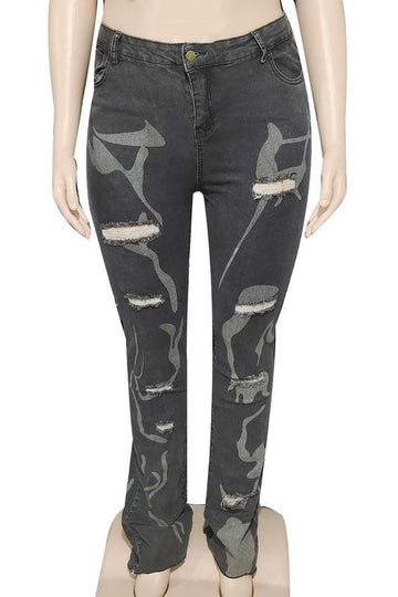Comfortable Casuals: Trendy Top & Ripped Jeans