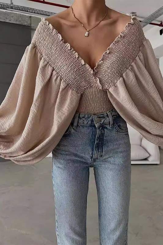 ROMANTIC FLAIR SMOCKED BLOUSE