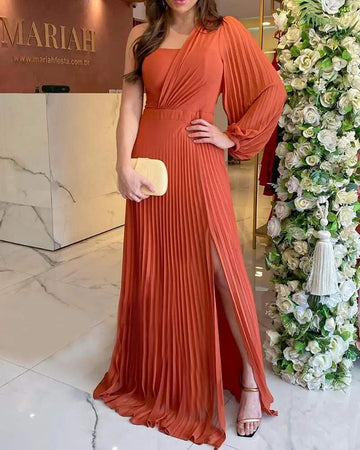 Fashionable Pleated Dress Chic Event Attire