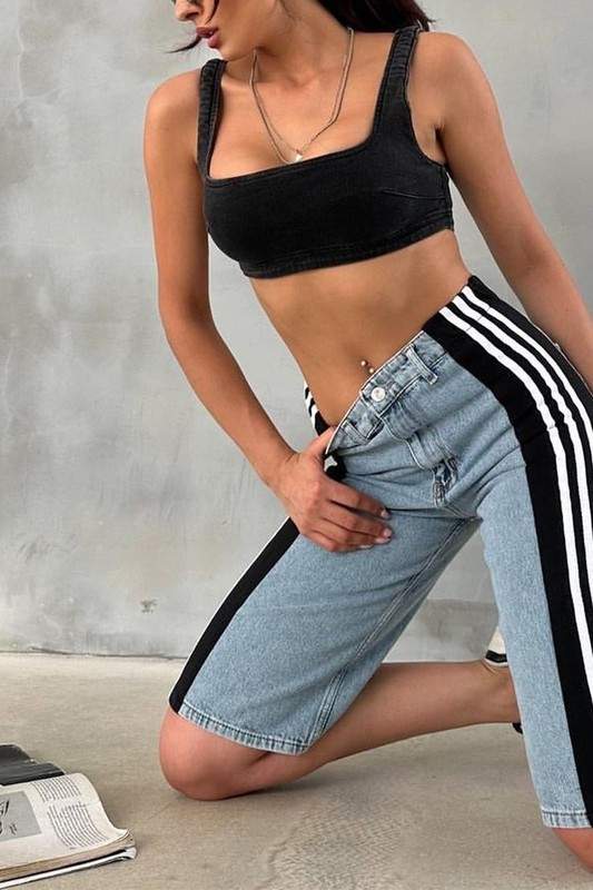 SIDE STRIPES FITTED SHORTS