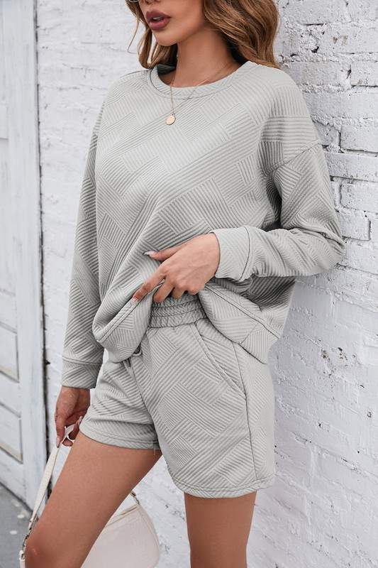 TEXTURED LONG SLEEVE TOP AND DRAWSTRING SHORTS SET