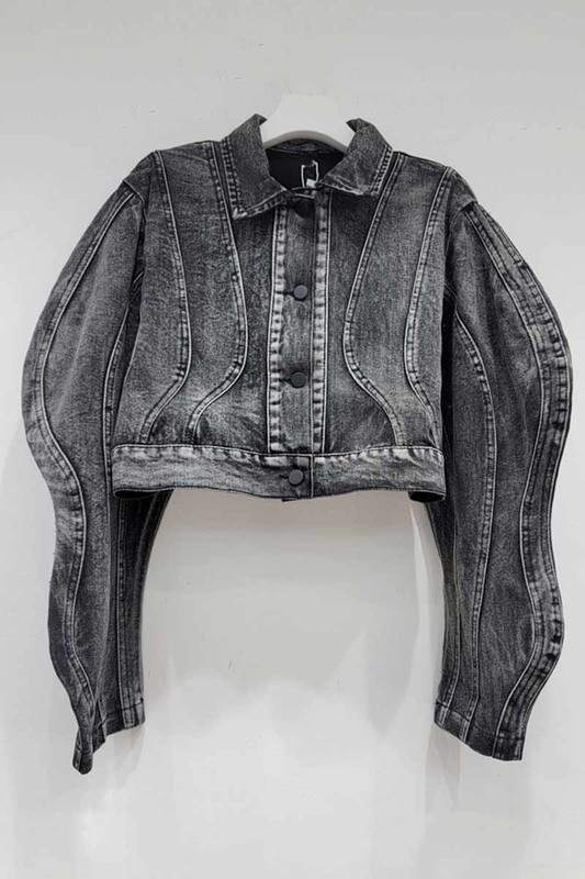 DENIM DISTRESSED CROP JACKET