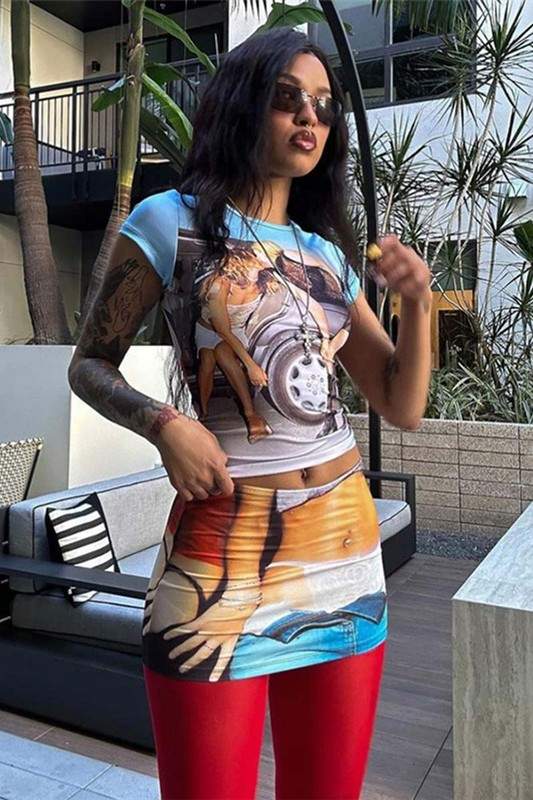 GRAPHICAL CROP TOP SKIRT SET