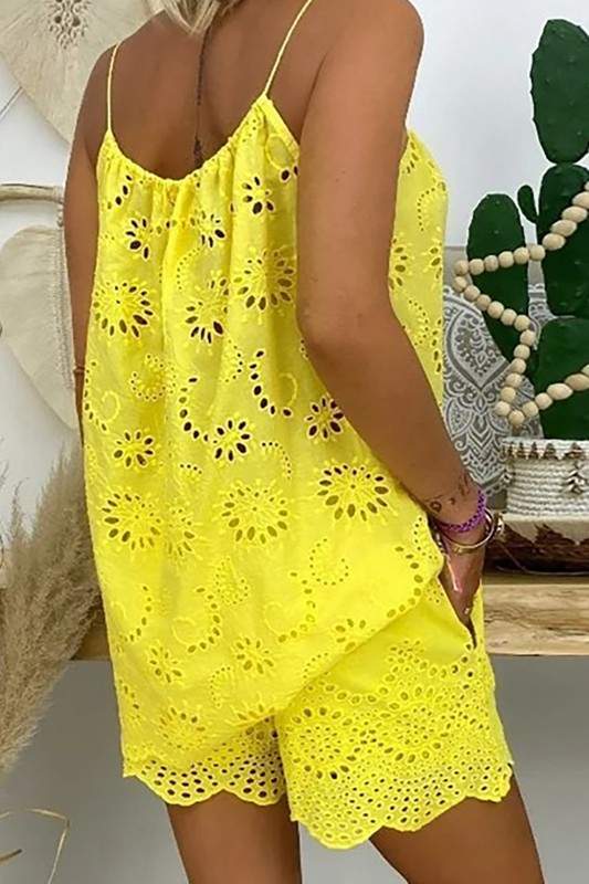 EYELET TASSEL TOP SHORTS SET