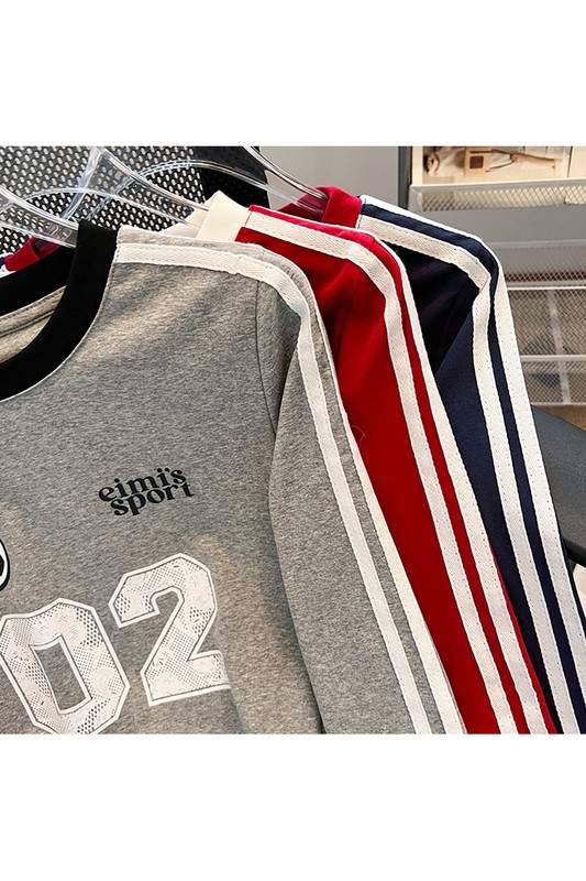 NUMBER PRINT FITTED LONG SLEEVE TOP