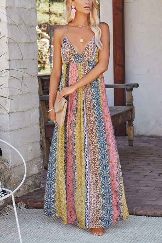 Fashionable Flowy Dress : Summer Getaway Essential