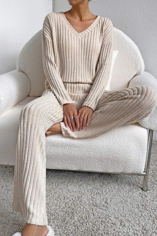 RIBBED KNIT V NECK SLOUCHY TWO PIECE OUTFIT