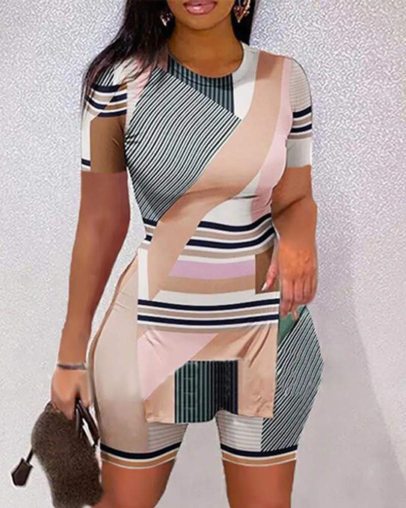 GEOMETRIC PRINT SPLIT HEM TOP SHORTS SET