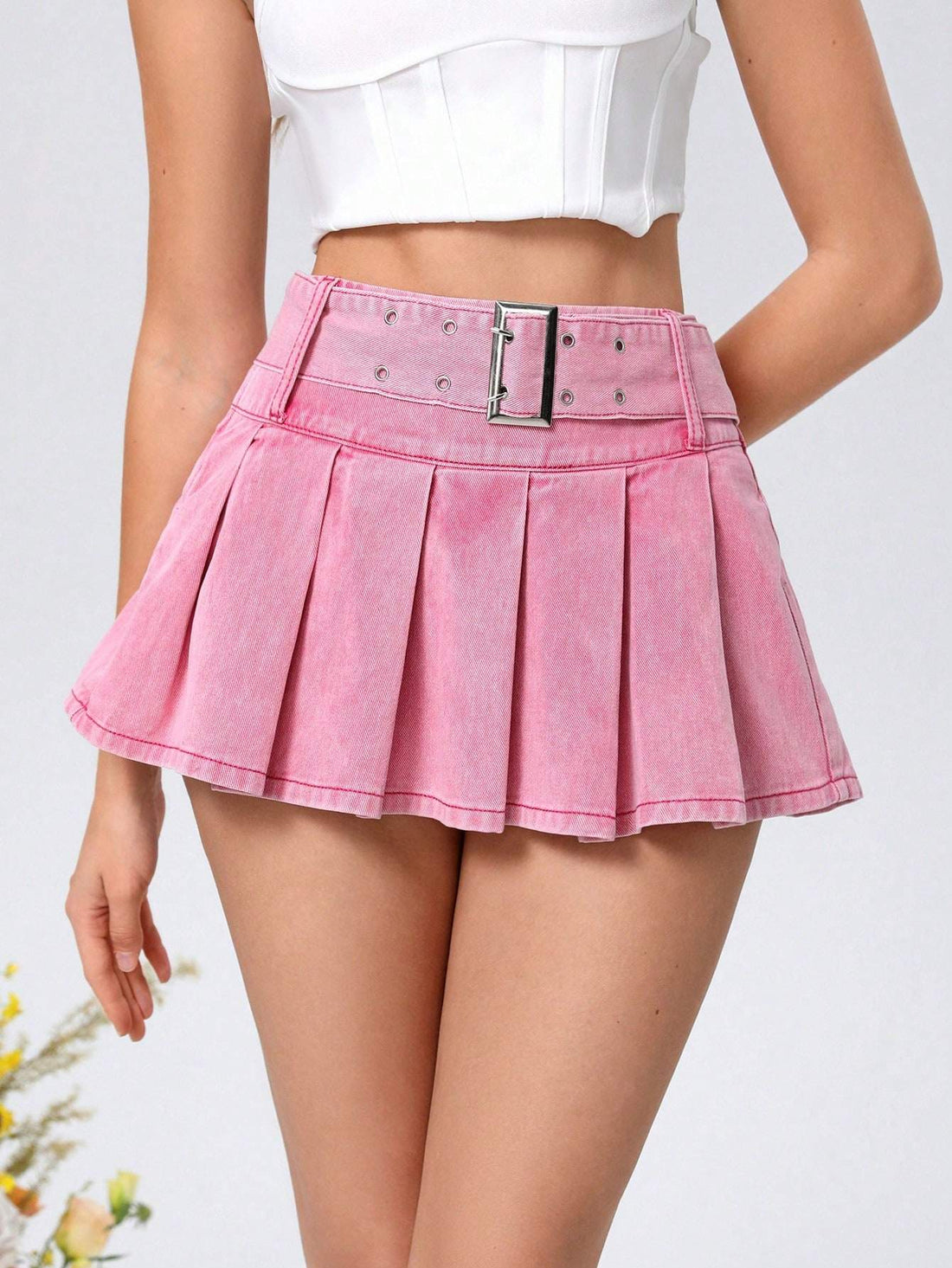 MOD BUCKLE BELT PLEATED DENIM MINI SKIRT