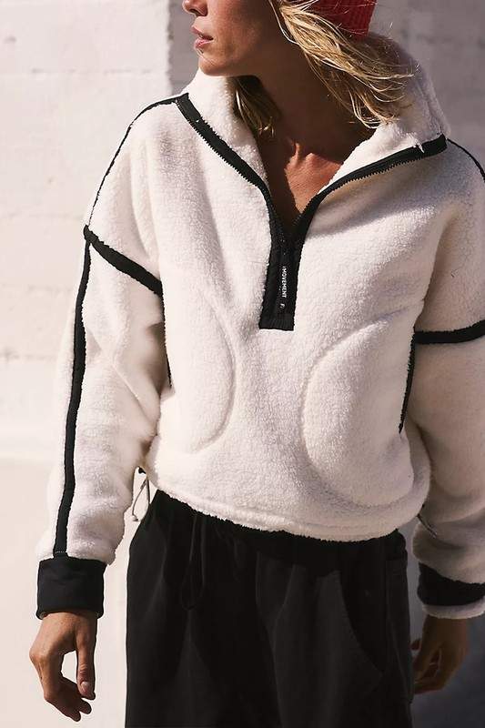 COZY CONTRAST PULLOVER