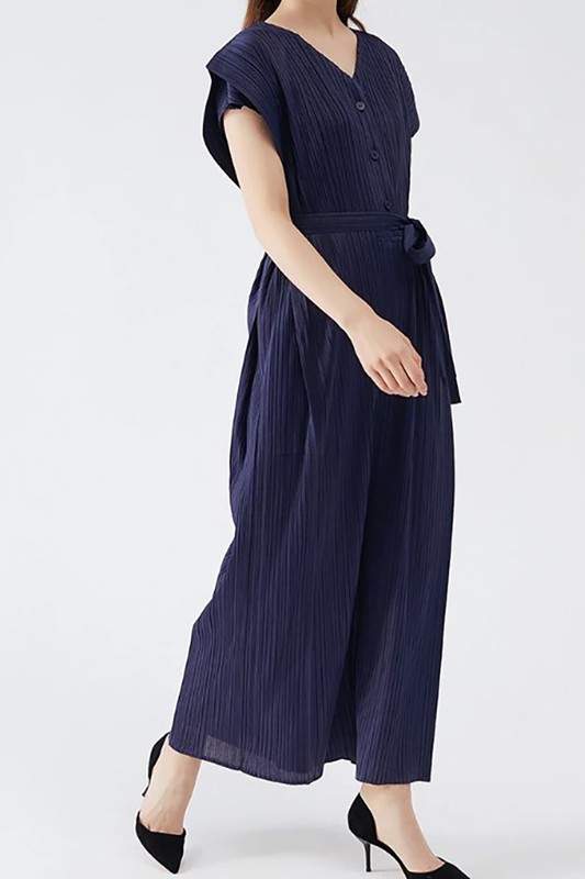 V NECK BELTED WIDE LEG JUMPSUIT