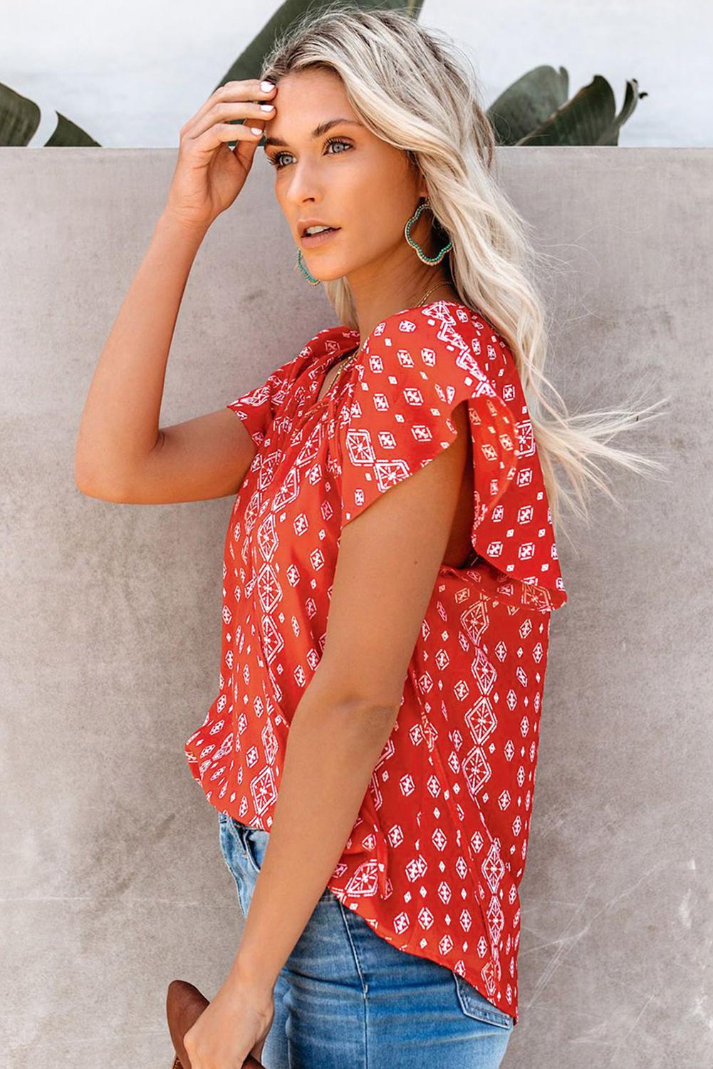 Lightweight Blouse: Women’s Trendy Fashion Piece