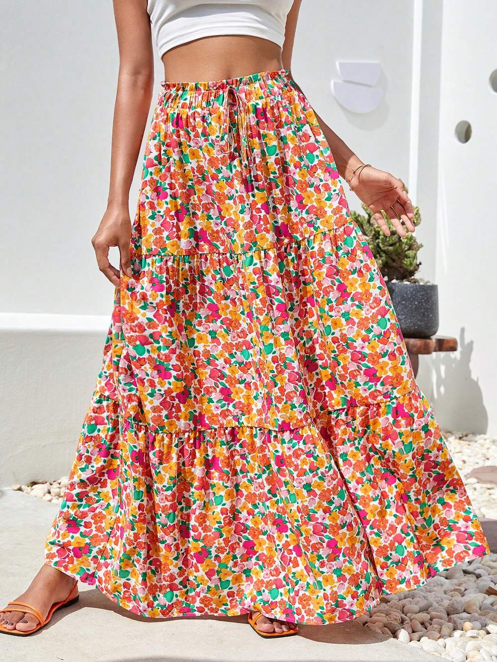 VCAY ALLOVER FLORAL PRINT RUFFLE HEM SKIRT