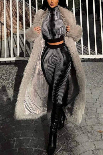 GRAPHIC CROP TOP AND PANTS SET