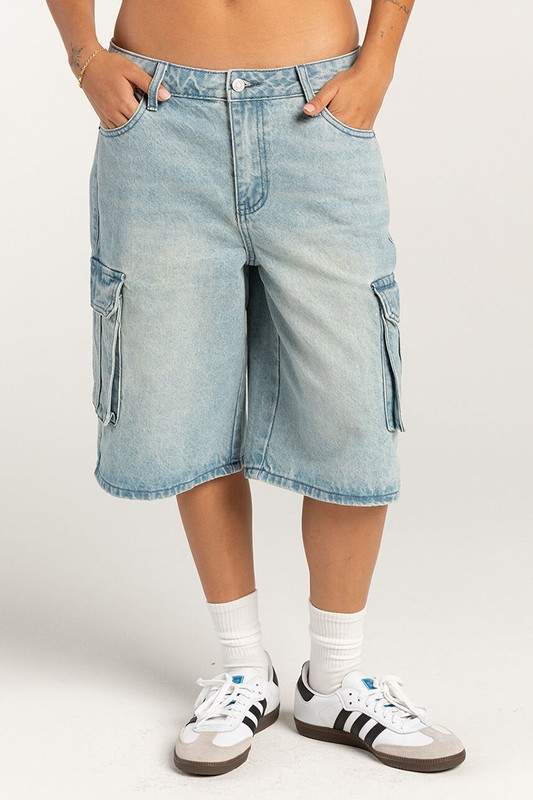 MID WAIST MIDI LENGTH SHORTS