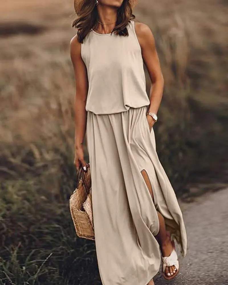 Summer Dress: Flowy Sleeveless Maxi Style