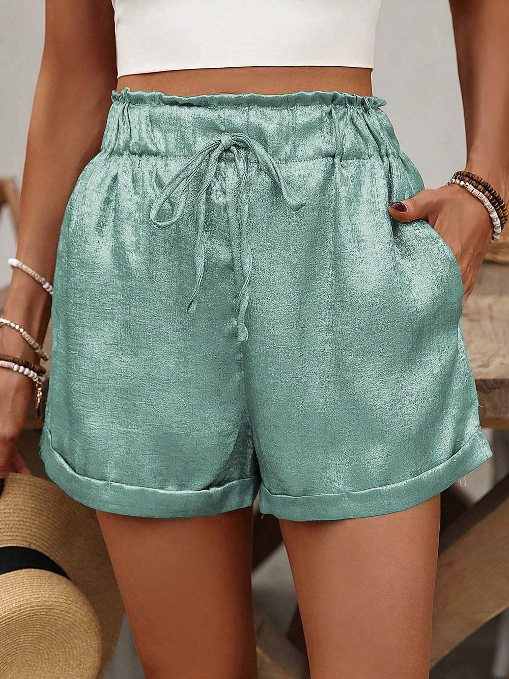 LUNE WOMEN S SOLID COLOR BELTED LACE HEM SHORTS
