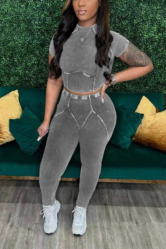 SHORT SLEEVE TEE AND LEGGINGS WORKOUT SET