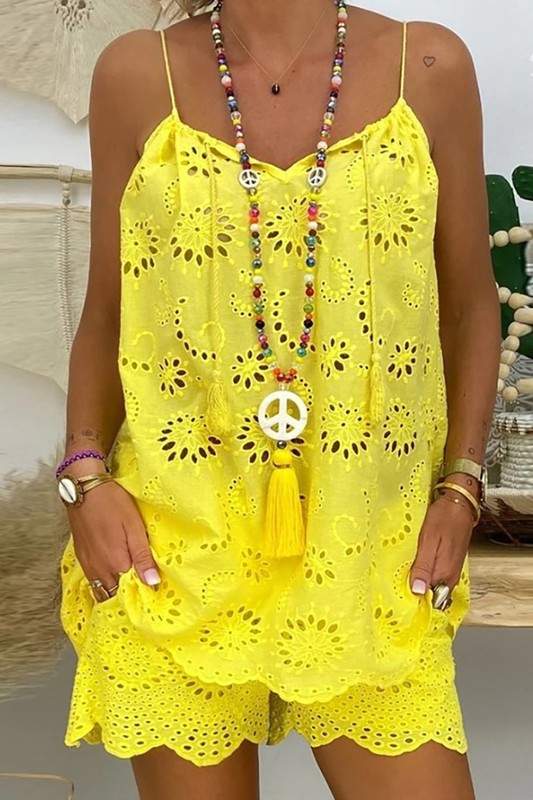 EYELET TASSEL TOP SHORTS SET