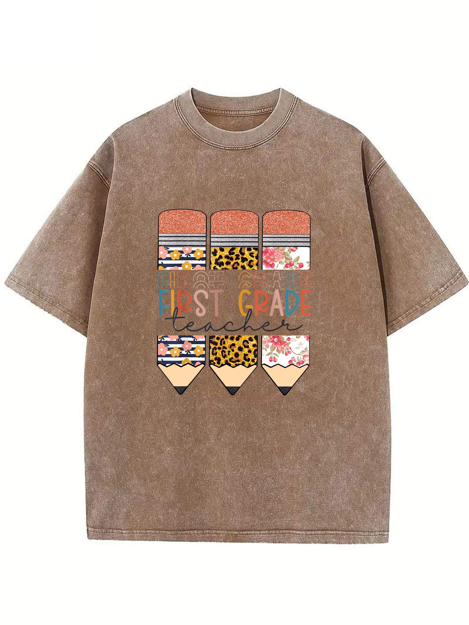 First grade teacher GRAPHIC TEE T-SHIRTS