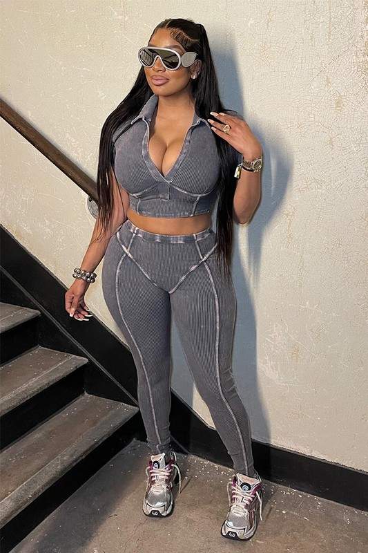 RETRO CROP TEE AND LEGGINGS WORKOUT SET