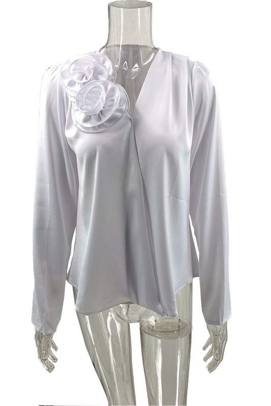FLORAL ACCENT BUTTON UP BLOUSE