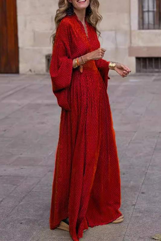 FLOWY DIAMOND PATTERN MAXI DRESS