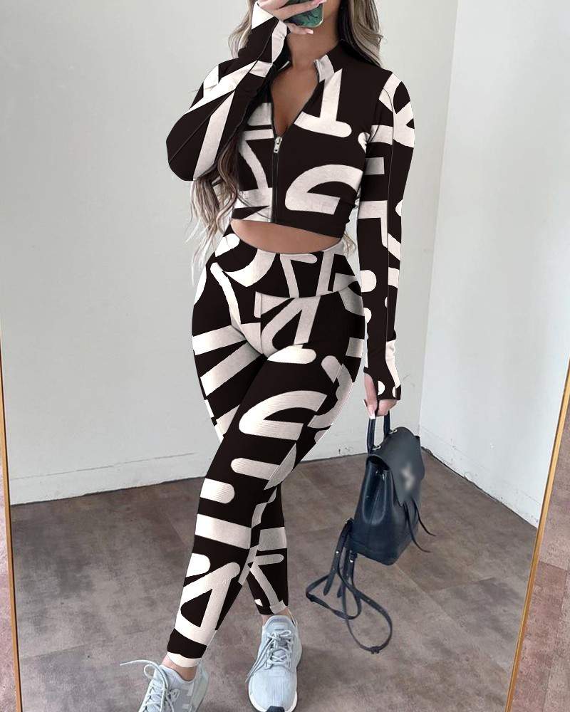LETTER PRINT ZIPPER UP THUMB HOLE CROP TOP SKINNY PANTS SET