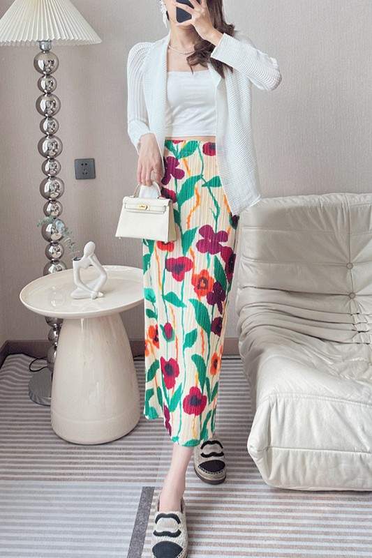 FLORAL GRAPHIC PLEATED SKIRT