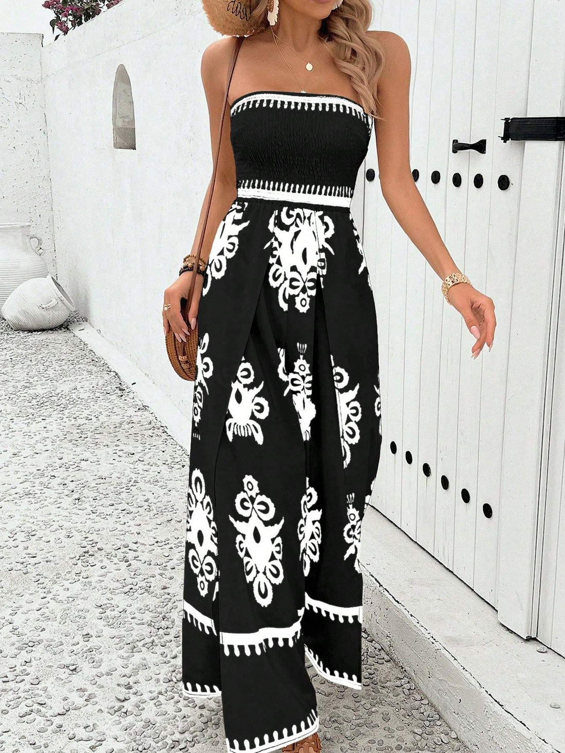 VCAY HOLIDAY LEISURE ALLOVER PRINT STRAPLESS SPLIT WIDE LEG JUMPSUIT