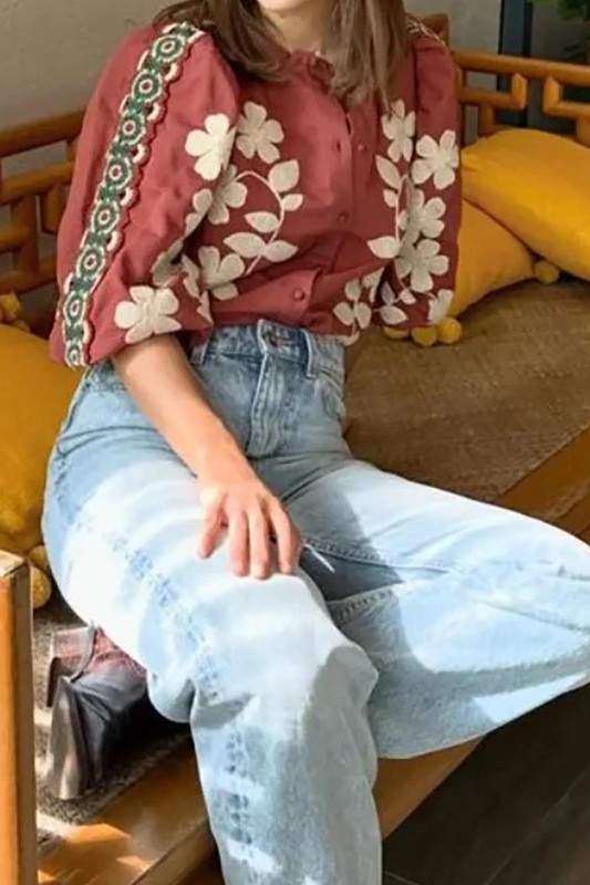 FLORAL EMBROIDERY BLOUSE