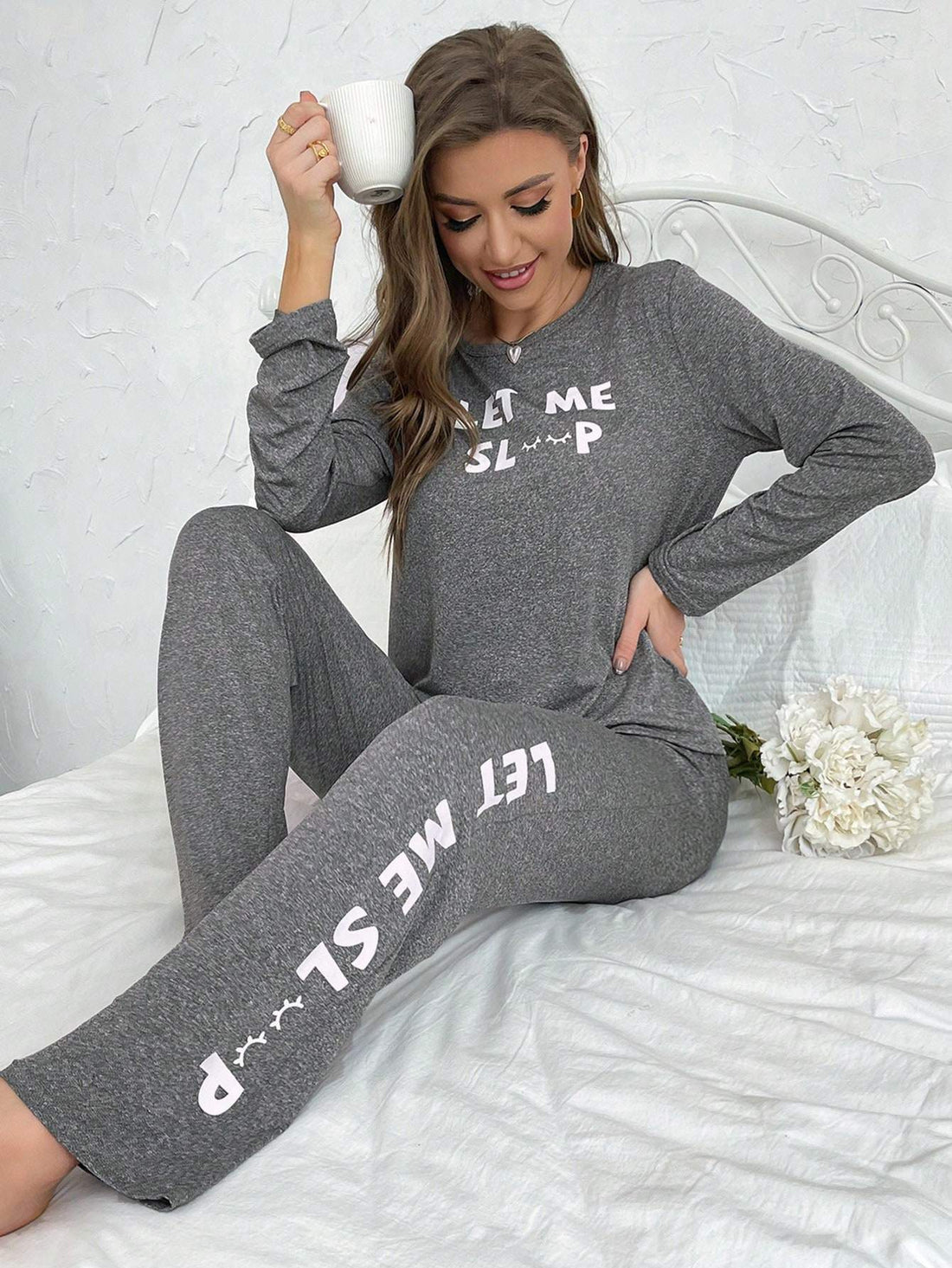 LETTER GRAPHIC TEE PANTS PJ SET