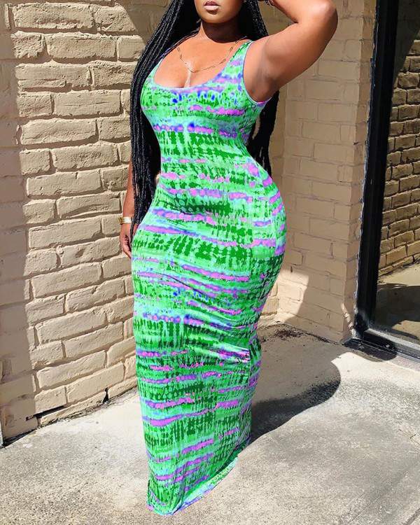 Curvy Fit Dress, Sleeveless Maxi, Vibrant Design