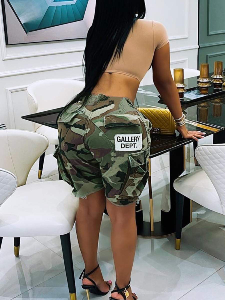 MID WAIST SIDE POCKET CAMO LETTER PRINT CARGO S